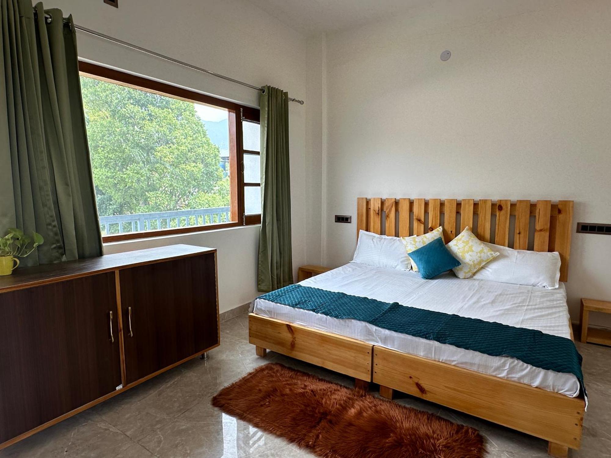 La Atharva Residency By Sunchasers Bīr Dış mekan fotoğraf